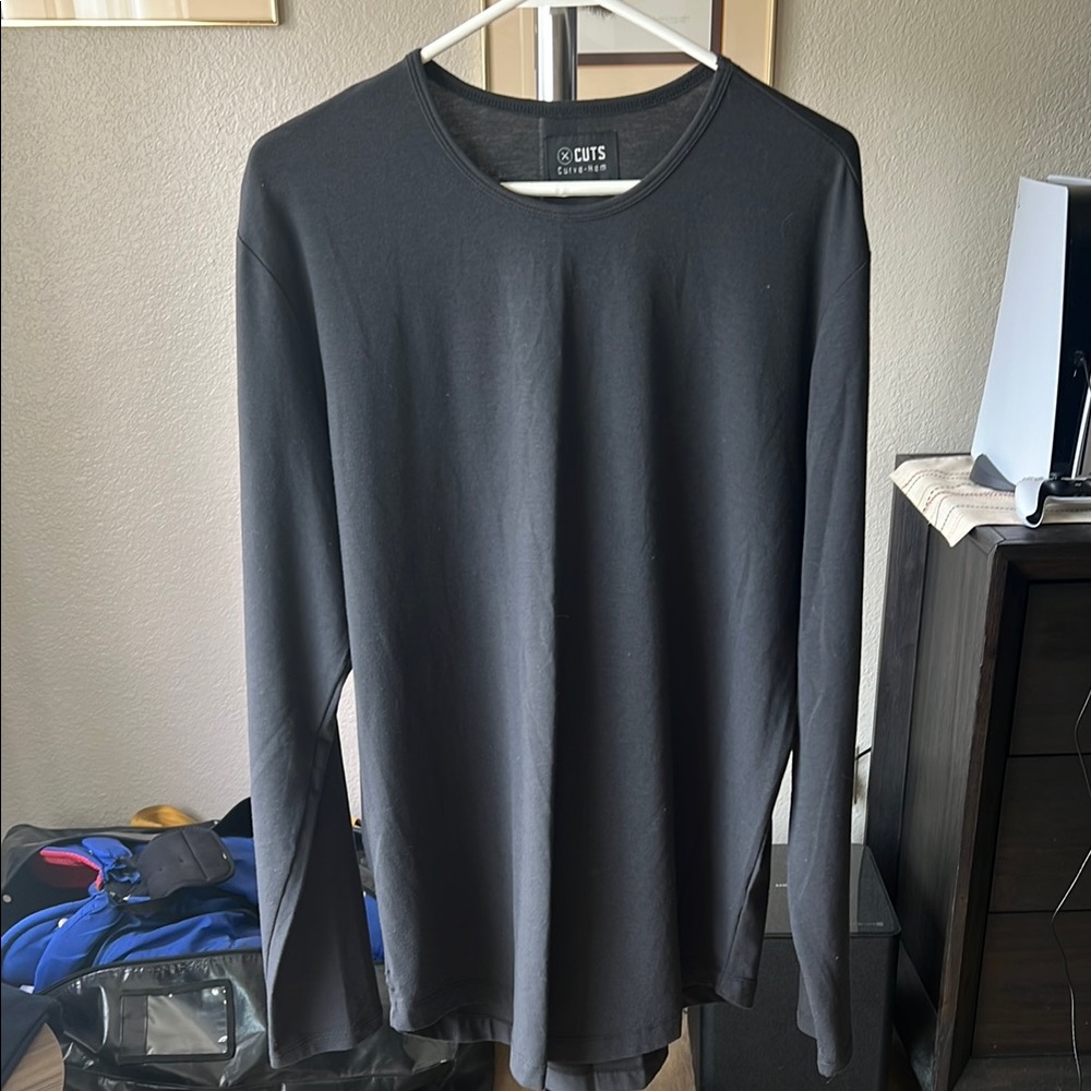 Cuts Clothing Gray Long Sleeve Tee for Effortless Style